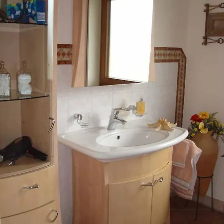 Gabi Apartment Piding
